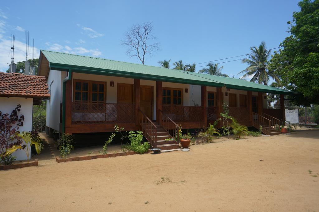 Coco Bay - Arugam Bay Hotel Buitenkant foto